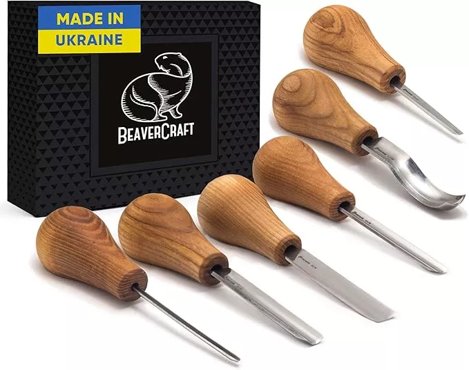BeaverCraft Wood Carving Gouges Kit SC05 - Wood Carving Chisels Set with Palm Gouge & Flat Straight Chisel, Rounded Short Bent, V-chisels - Whittling Knives, Tools for Beginners and Profi Carvers